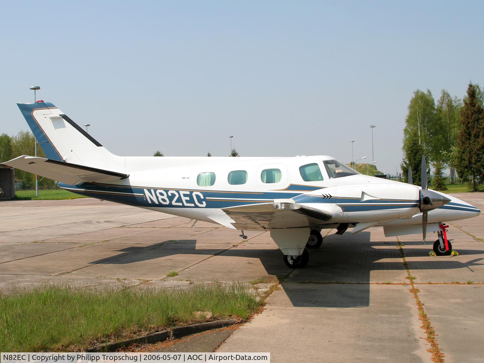 N82EC, 1976 Beech B-60 Duke C/N P-376, Parked on the GA apron