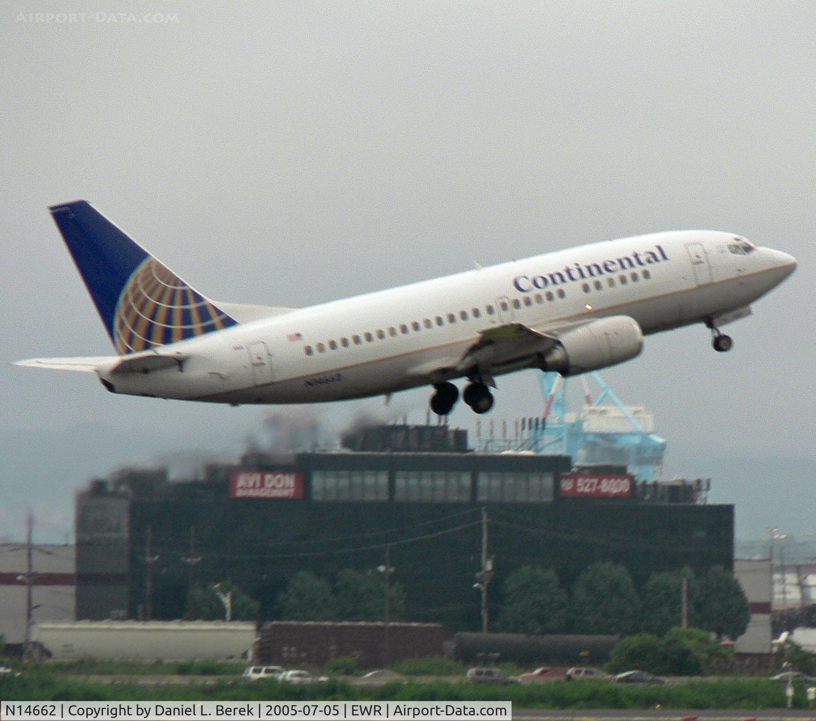 N14662, 1998 Boeing 737-524 C/N 28923, A Continental 