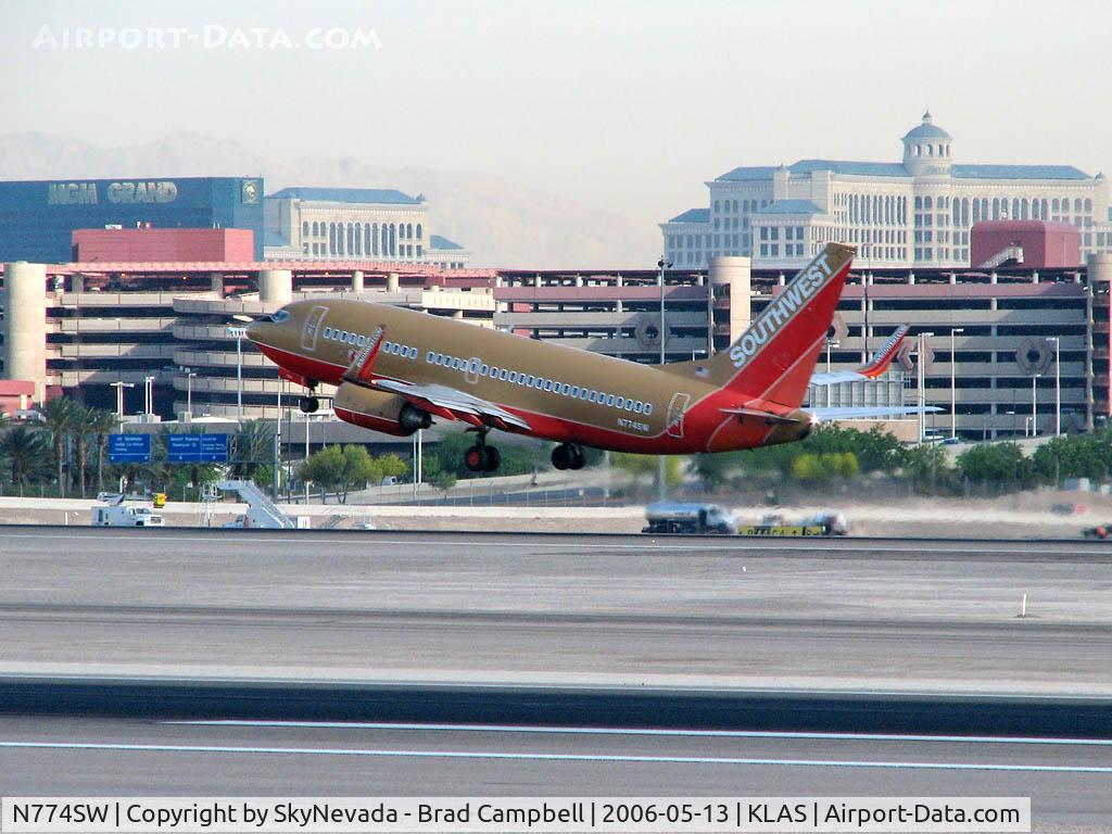 N774SW, 2000 Boeing 737-7H4 C/N 27882, Southwest Airlines / 2000 Boeing 737-7H4