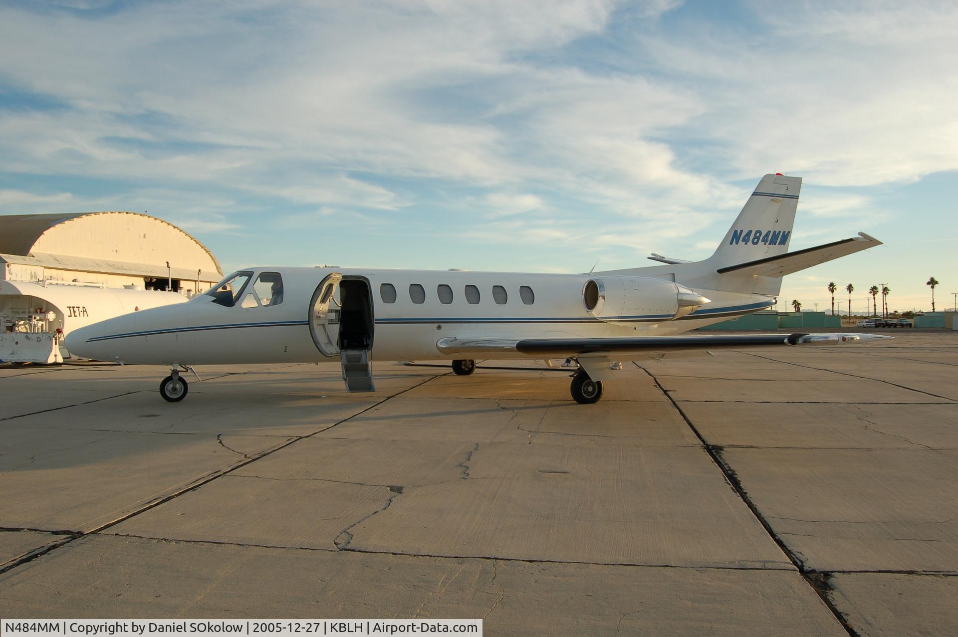N484MM, 1998 Cessna 560 Citation Ultra C/N 560-0491, Refueling stop at Blythe airport in California.