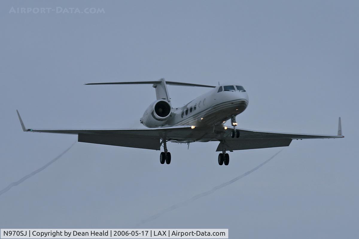 N970SJ, 1990 Gulfstream Aerospace G-IV C/N 1146, N970SJ on short final to RWY 24R after a 1-hour flight from San Francisco Int'l (KSFO).
