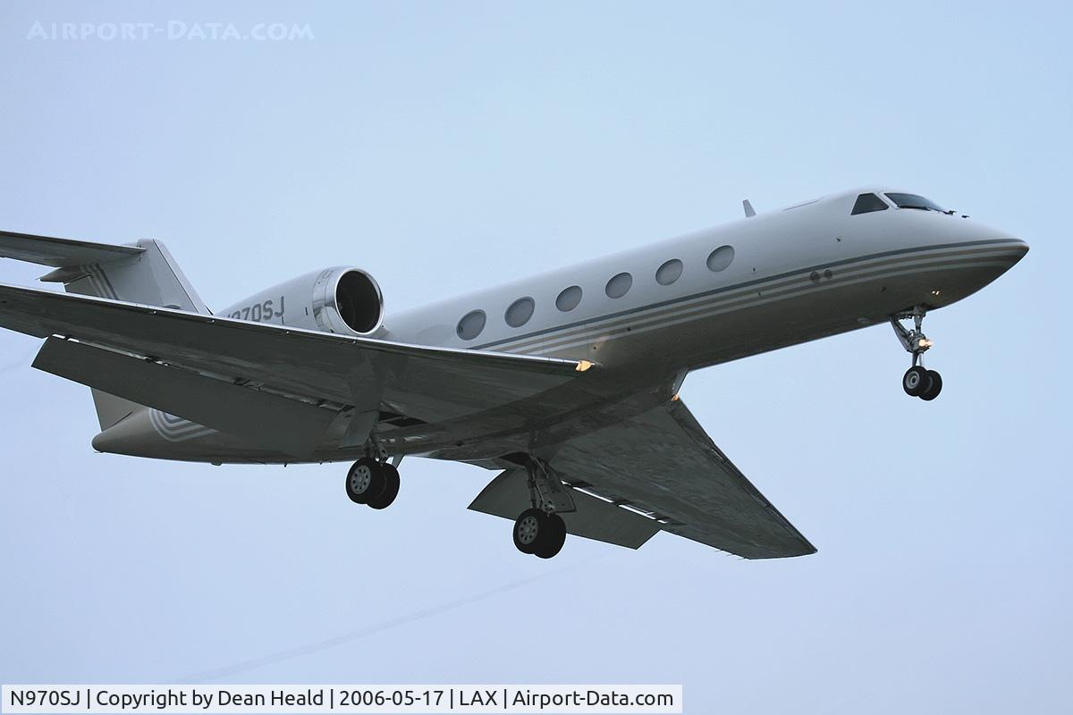 N970SJ, 1990 Gulfstream Aerospace G-IV C/N 1146, N970SJ on short final to RWY 24R after a 1-hour flight from San Francisco Int'l (KSFO).
