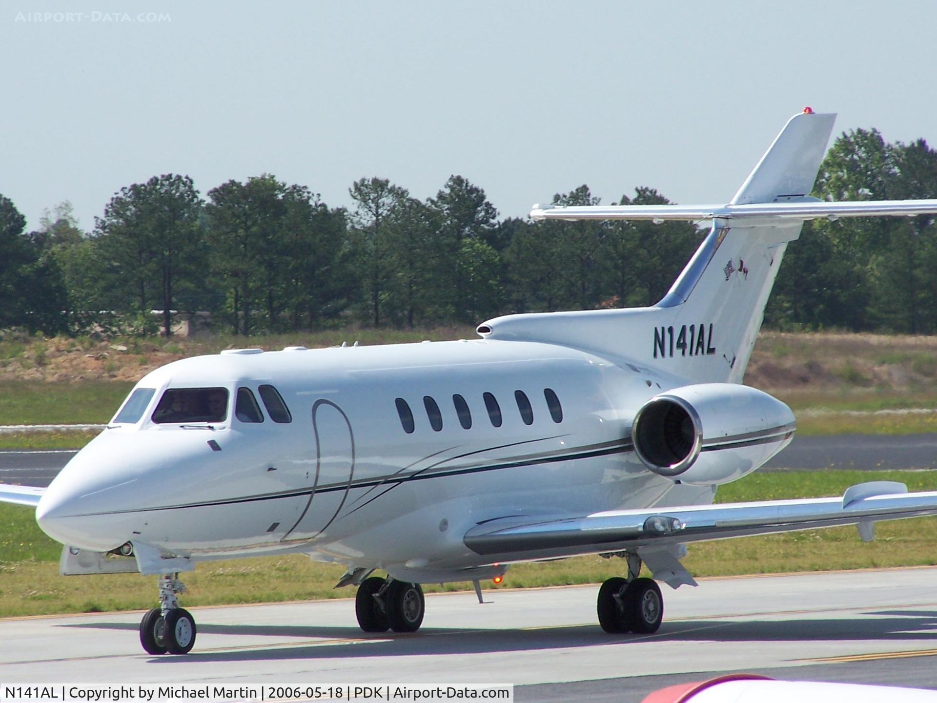 N141AL, 1981 Hawker Siddeley HS.125 Series 700A C/N 257152, Taxing to Epps Air Service