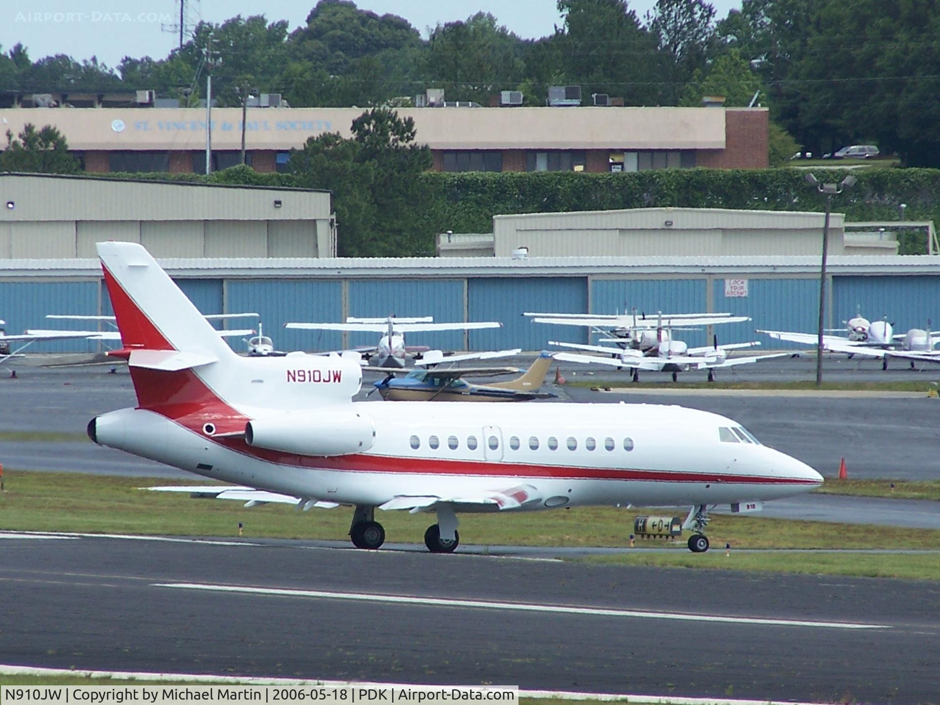N910JW, 1987 Dassault Falcon 900 C/N 31, Taxing to 20L