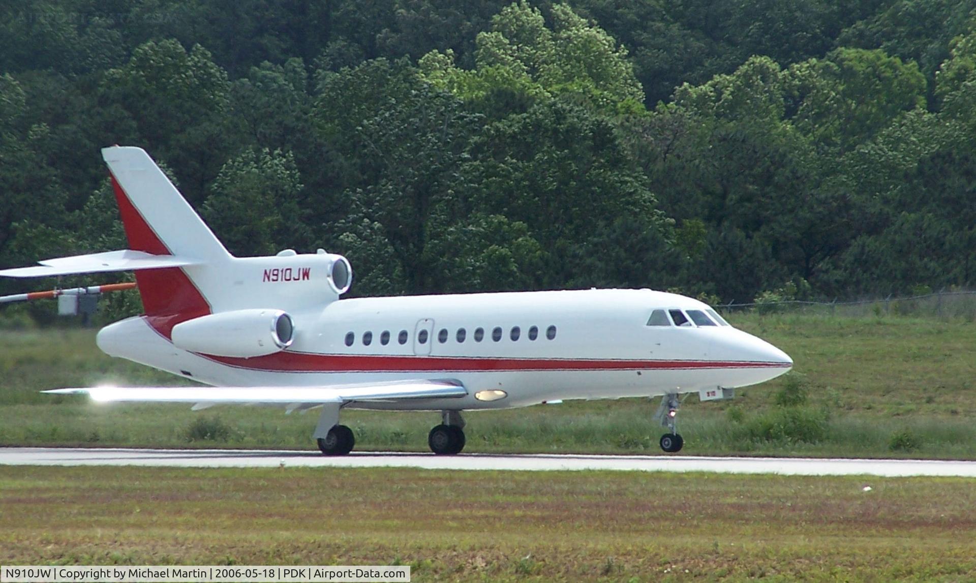 N910JW, 1987 Dassault Falcon 900 C/N 31, Starting to depart 20L