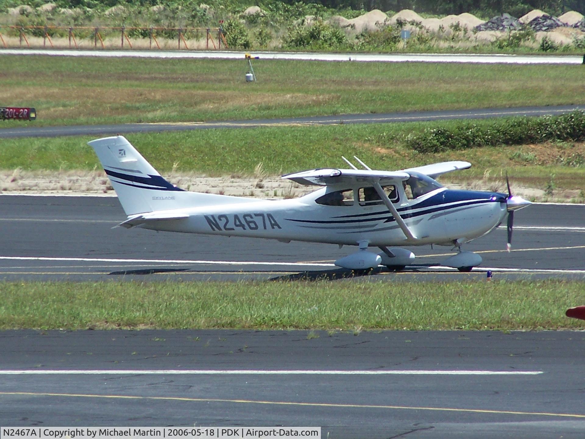 N2467A, 2005 Cessna 182T Skylane C/N 18281740, Preparing for take-off 20R