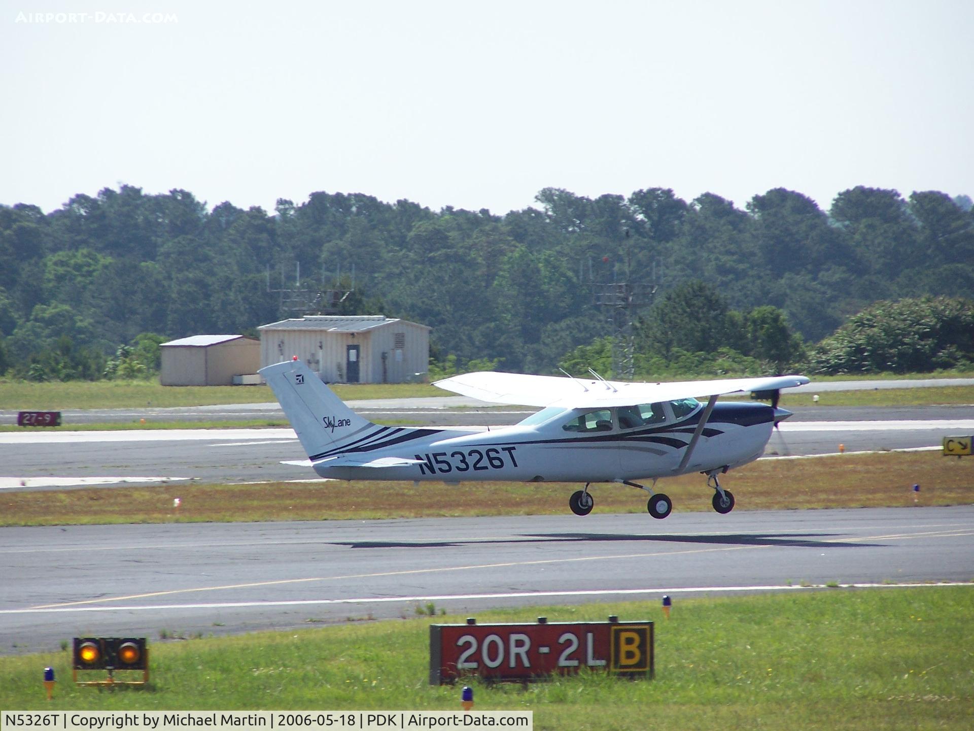 N5326T, 1982 Cessna R182 Skylane RG C/N R18201857, Taking off from 20R