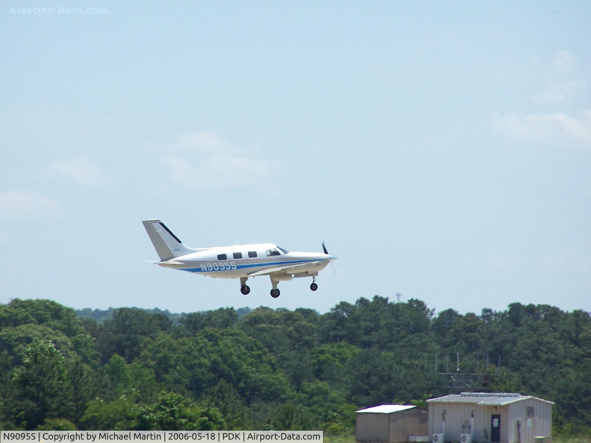 N9095S, 1986 Piper PA-46-310P Malibu C/N 46-8608061, Departing 20R