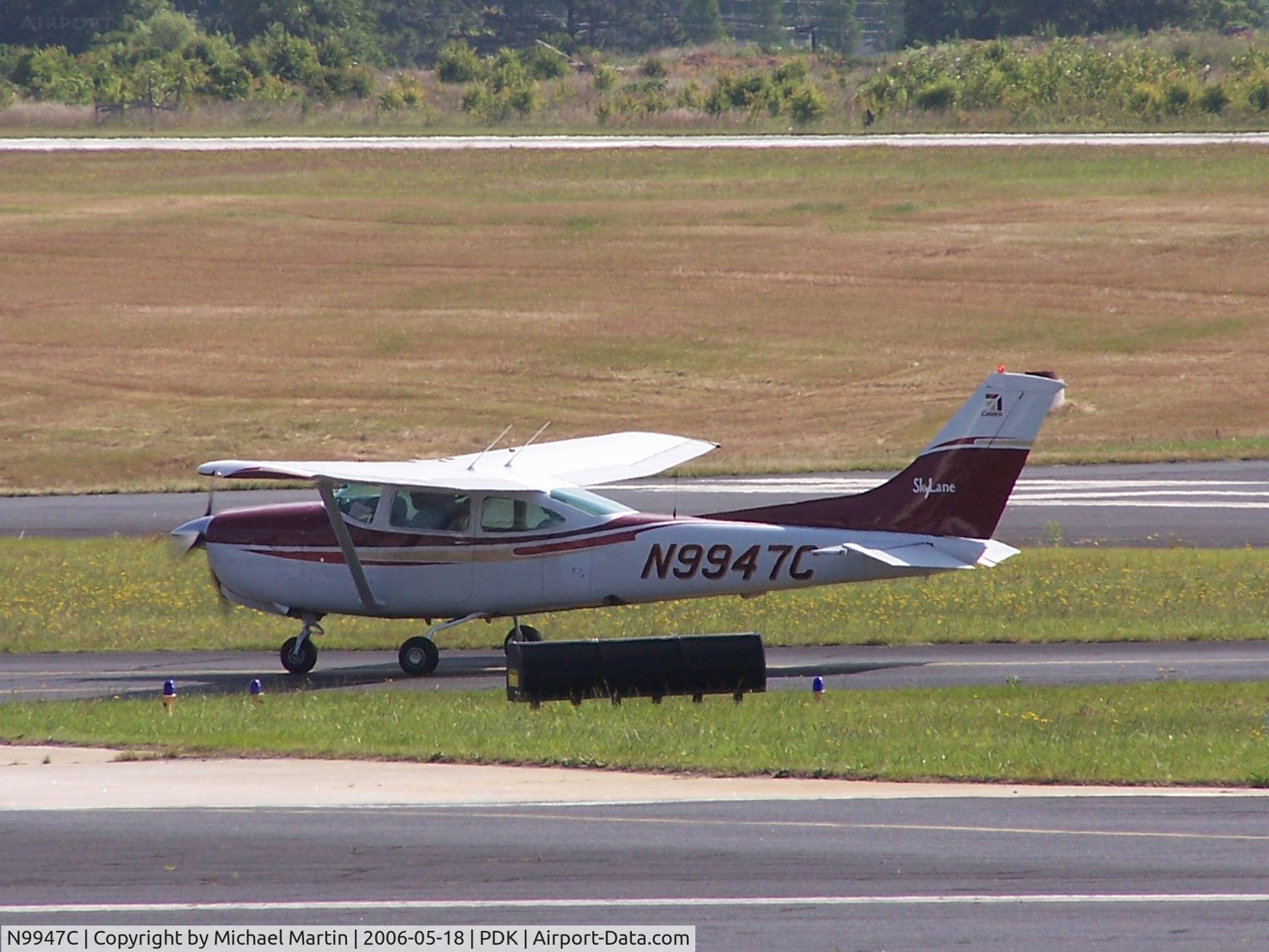 N9947C, 1978 Cessna R182 Skylane RG C/N R18200489, Taxing to 20R