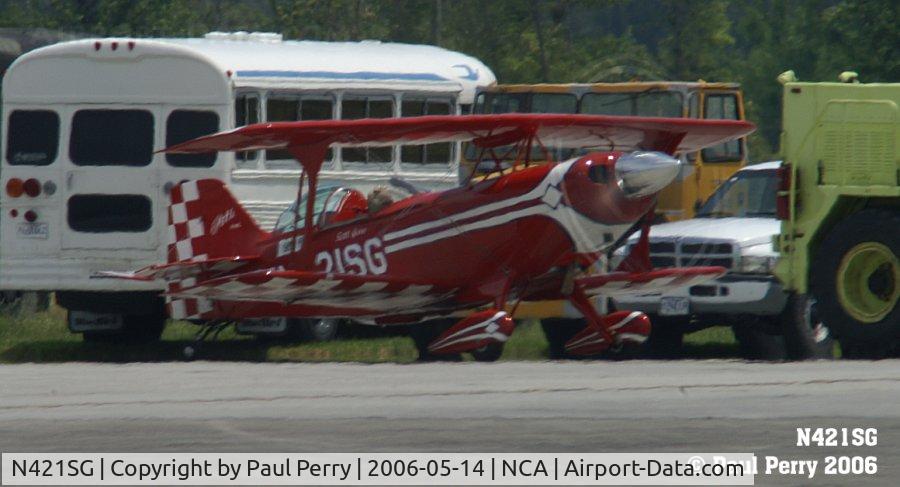 N421SG, 2003 Aviat Pitts S-2C Special C/N 6059, Holding short on the hot ramp