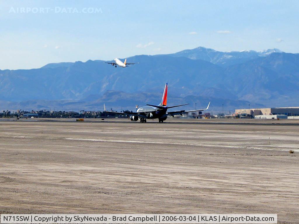 N715SW, 1998 Boeing 737-7H4 C/N 27849, Southwest Airlines - 'Shamu' / 1998 Boeing 737-7H4