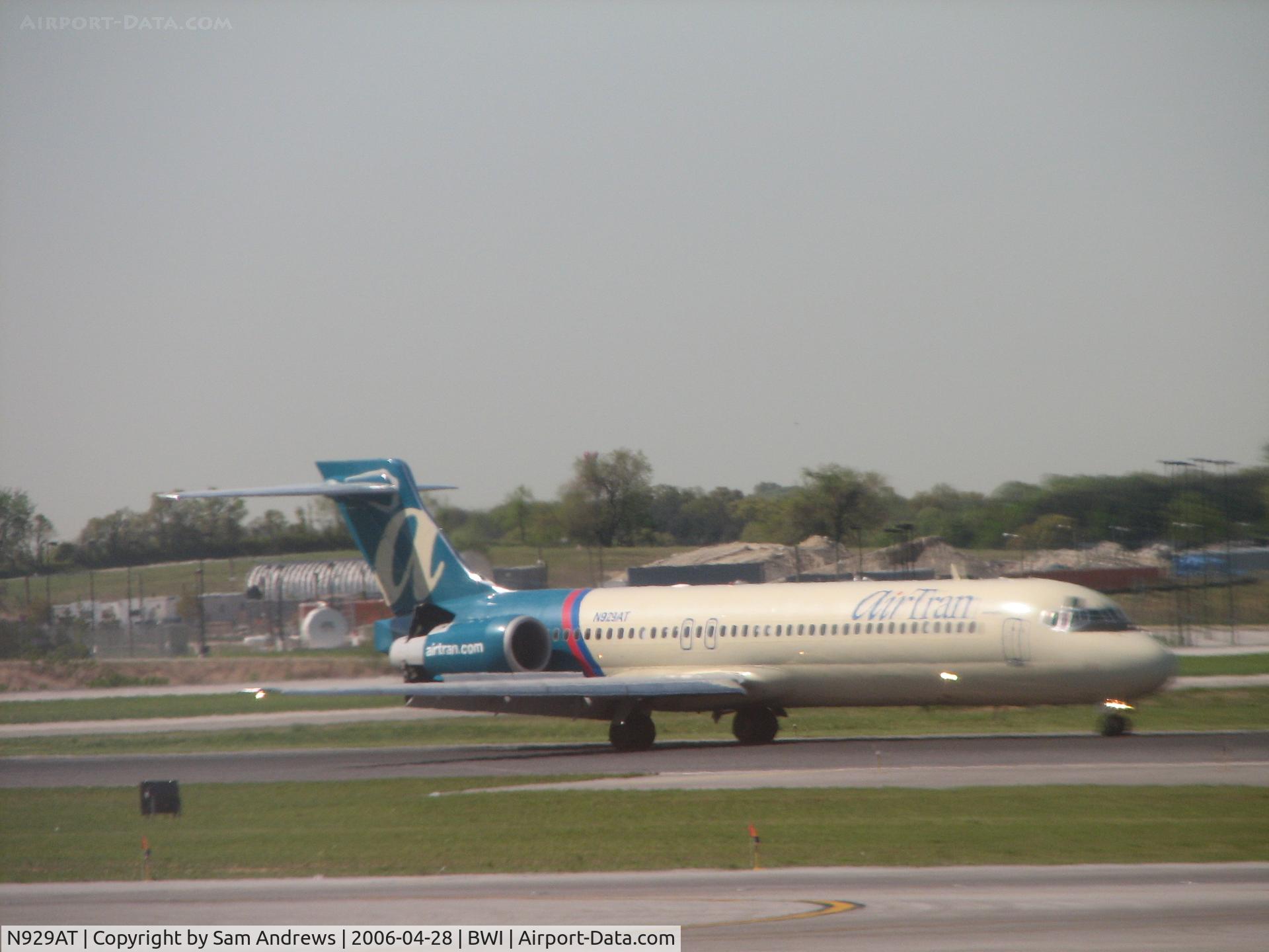 N929AT, 2000 Boeing 717-200 C/N 55075, Took this from inside a SWA 737 awaiting push back for a flight from BWI to STL
