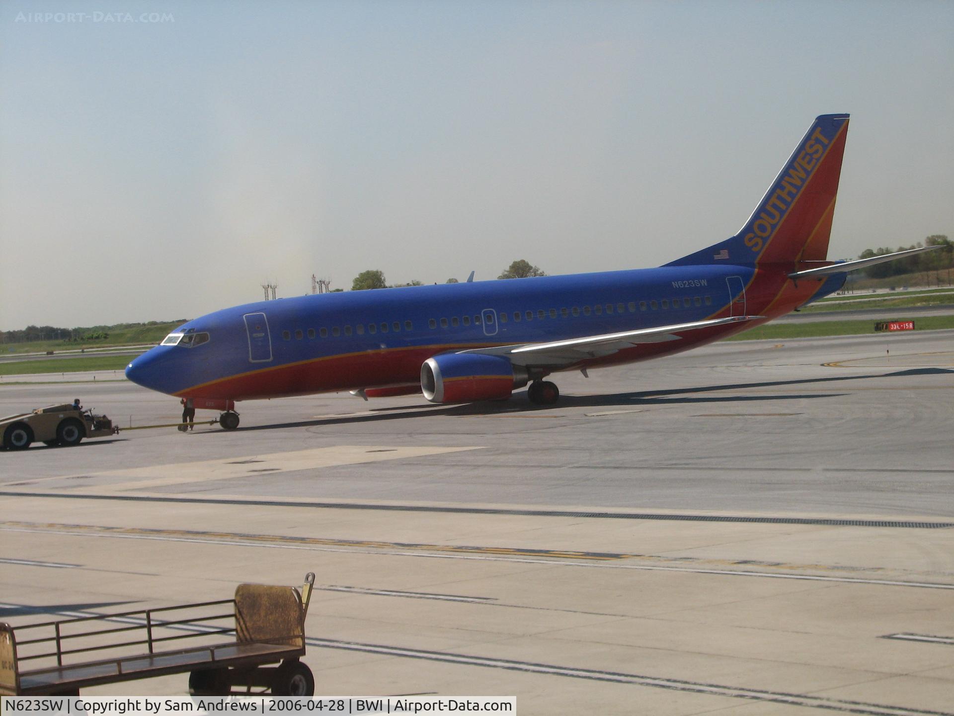 N623SW, 1996 Boeing 737-3H4 C/N 27933, BWI pushing back