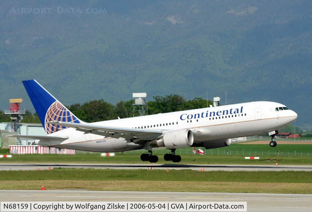 N68159, 2001 Boeing 767-224/ER C/N 30438/845, visitor