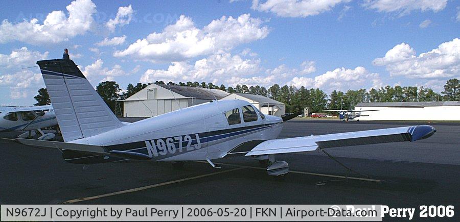 N9672J, 1967 Piper PA-28-180 C/N 28-3842, Up close with the Piper, as the sun gets shy