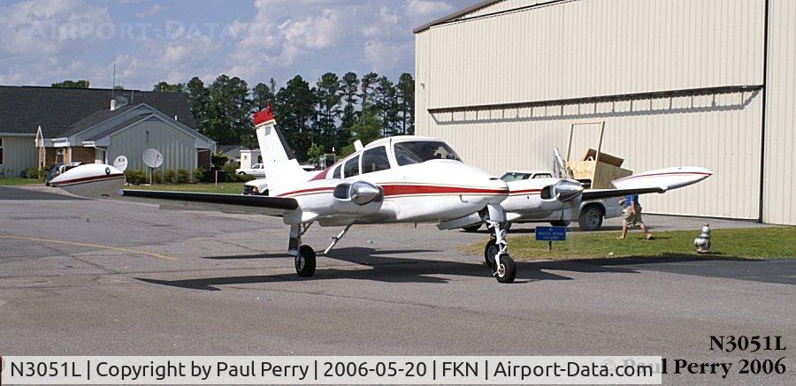 N3051L, 1965 Cessna 310J C/N 310J0051, Talk about close taxiing!