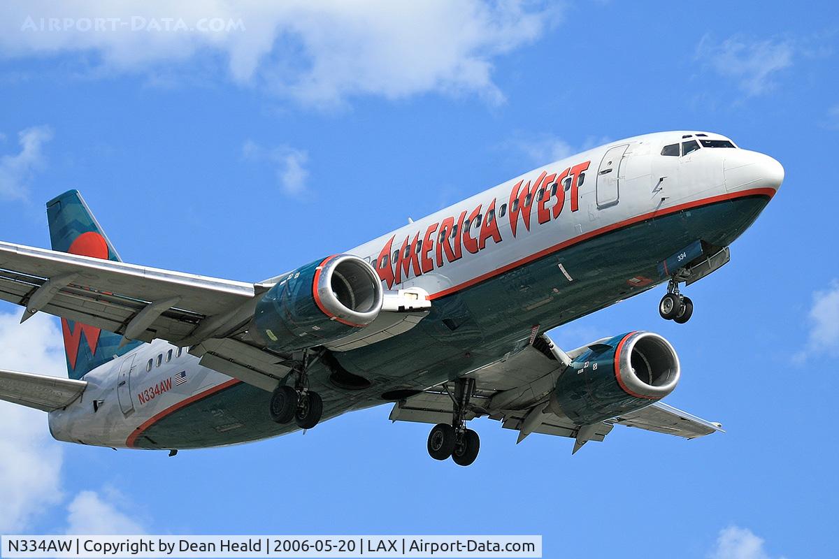 N334AW, 1987 Boeing 737-3Y0 C/N 23748, America West N334AW (FLT AWE107) from Las Vegas McCarran Int'l (KLAS) on final approach to RWY 24R.