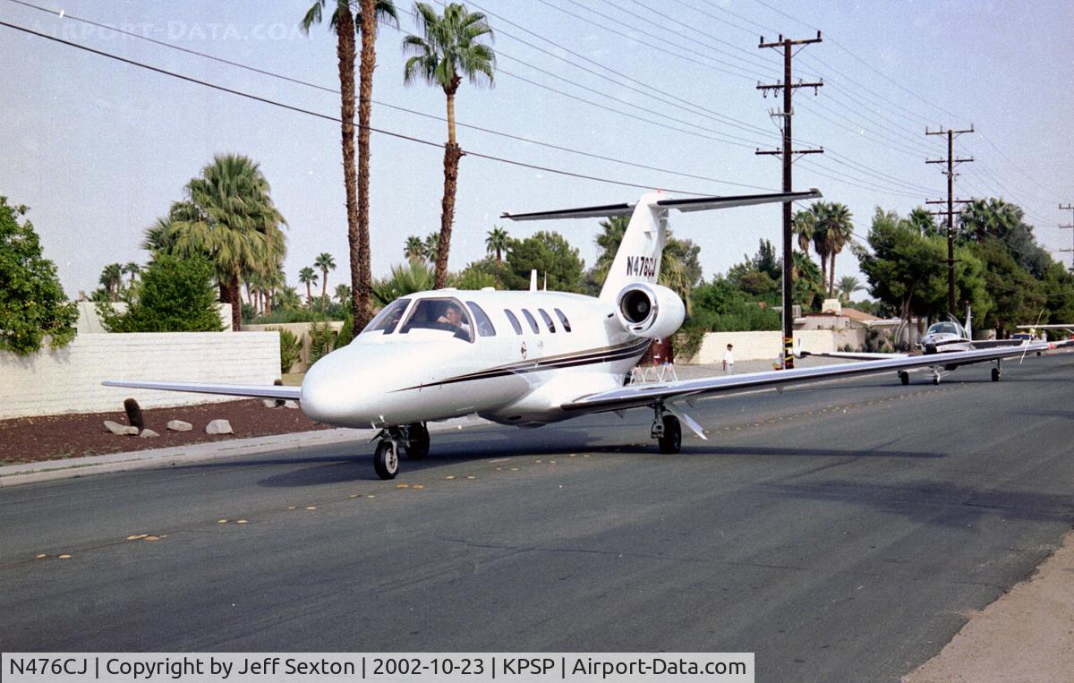 N476CJ, 2001 Cessna 525 CitationJet CJ1 C/N 525-0476, Cessna 525 Citation CJ1 taxiing thru Palm Springs