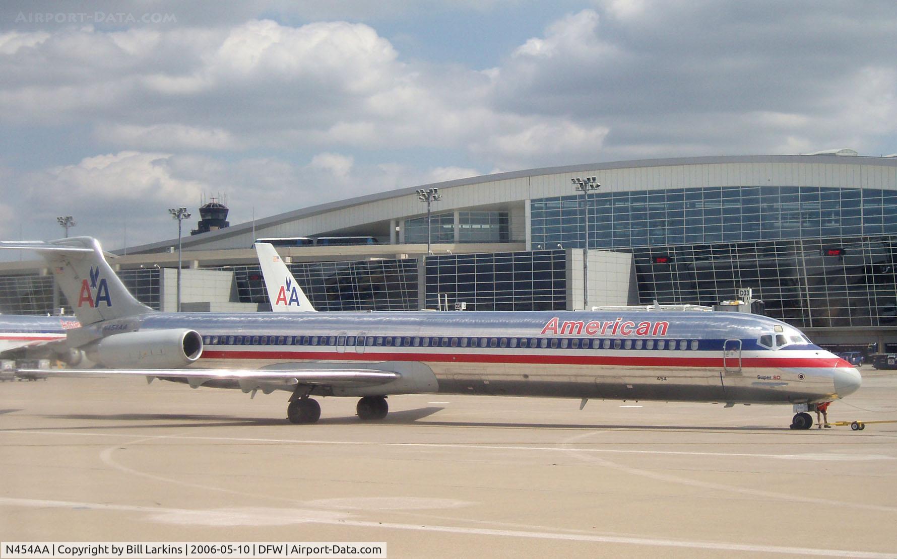 N454AA, 1987 McDonnell Douglas MD-82 (DC-9-82) C/N 49559, DC-9-82