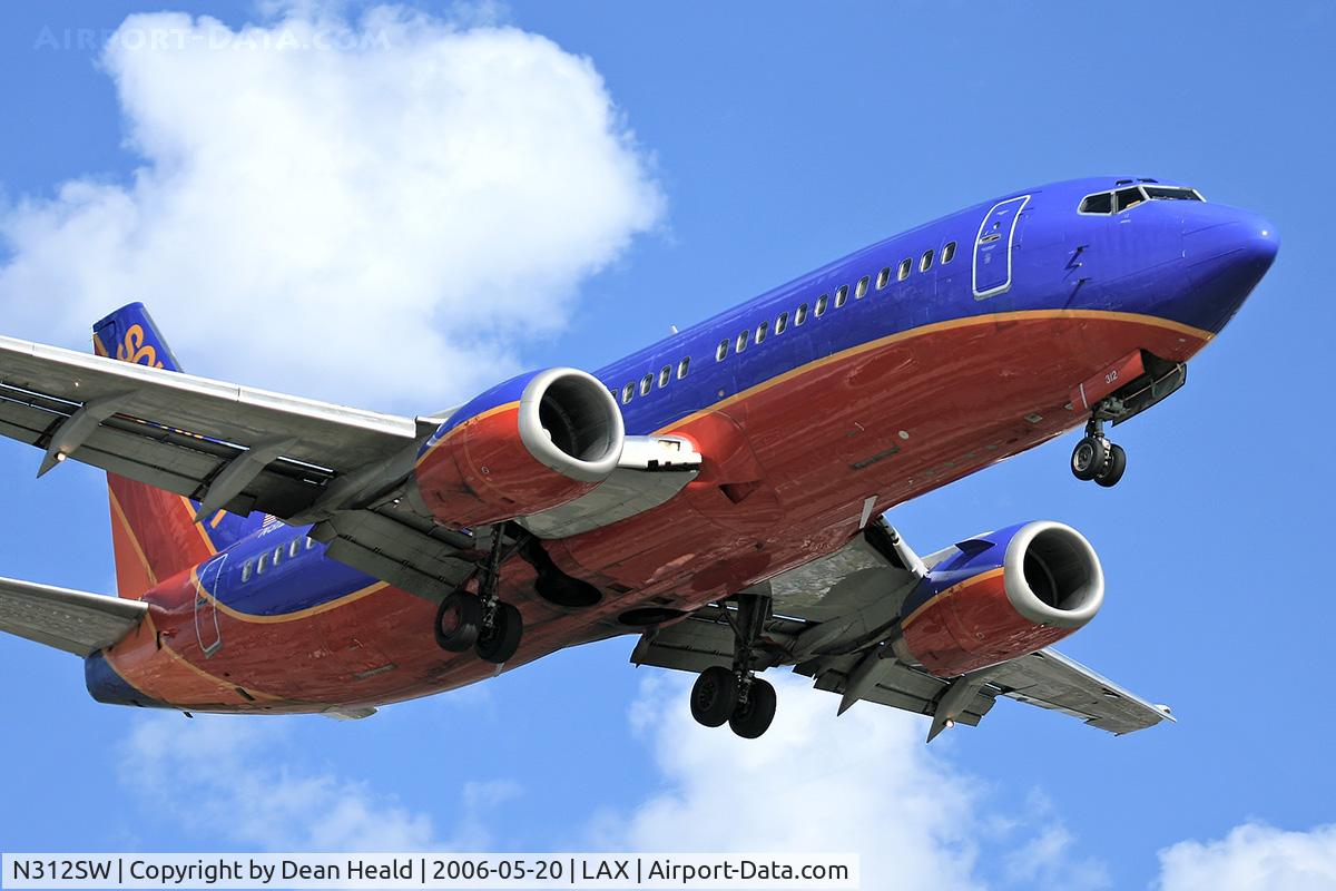 N312SW, 1986 Boeing 737-3H4 C/N 23334, Southwest Airlines N312SW (FLT SWA1385) from Metropolitan Oakland Int'l (KOAK) on final approach to RWY 24R.