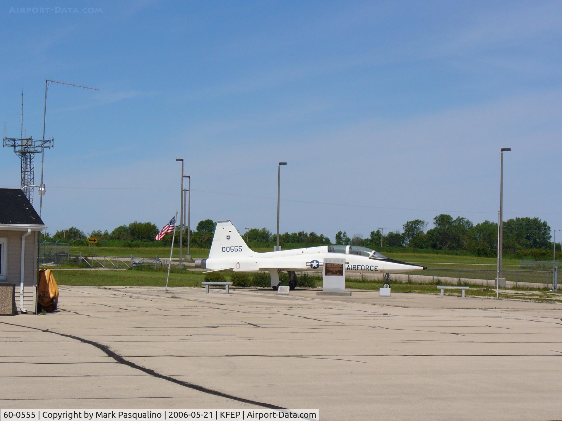 60-0555, 1960 Northrop T-38A Talon C/N N.5128, T-38