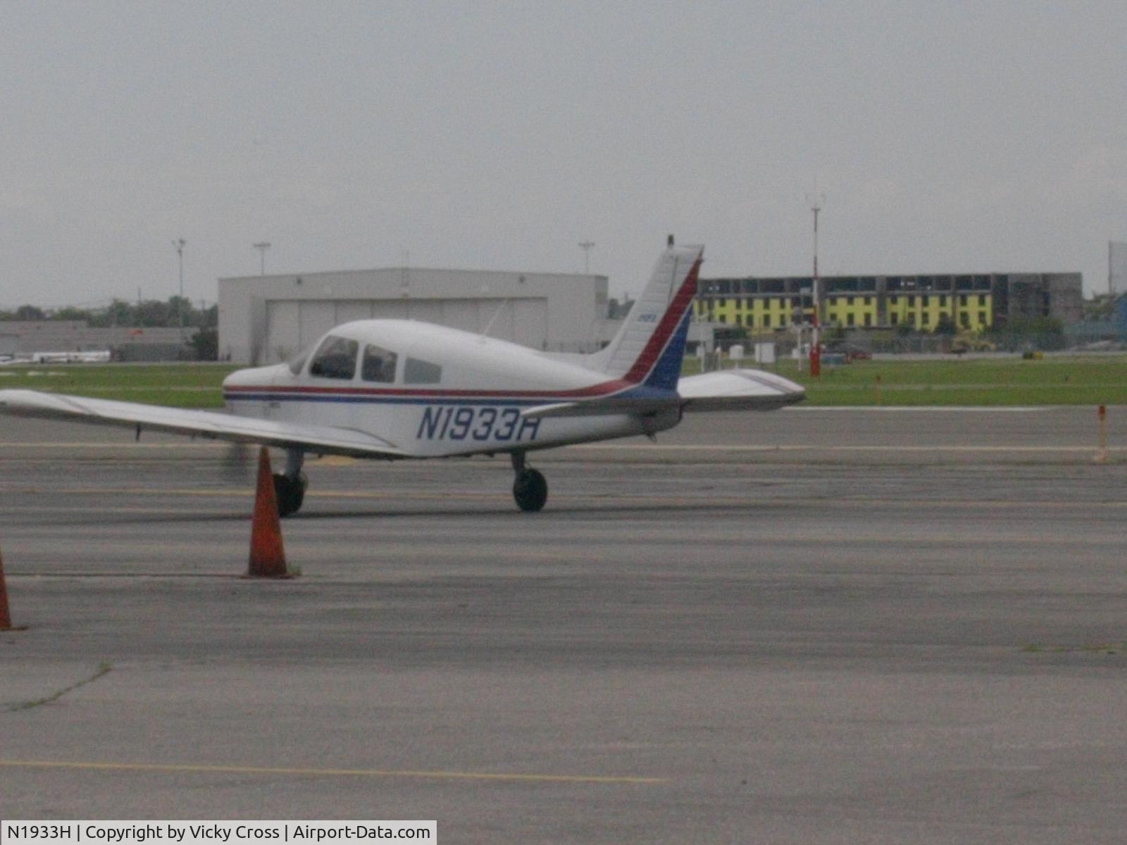 N1933H, 1977 Piper PA-28-140 Cherokee C/N 28-7725170, Me taking off