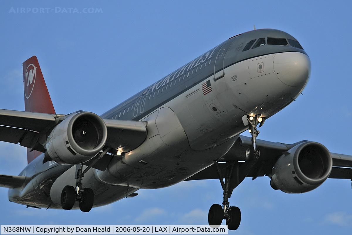 N368NW, 1999 Airbus A320-212 C/N 0996, Northwest Airlines N368NW (FLT NWA333) from Detroit Metro Wayne Co (KDTW) on final approach to RWY 24R.