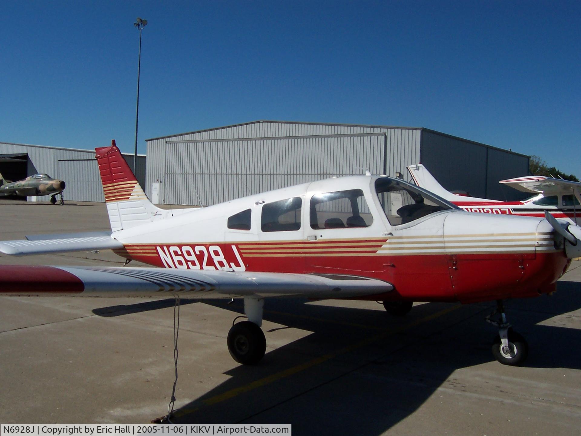 N6928J, 1976 Piper PA-28-151 Cherokee C/N 28-7615400, N6928J parked in Ankeny, IA