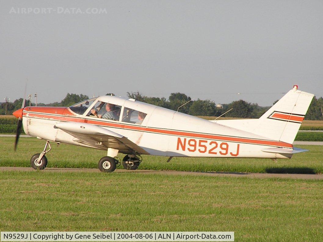 N9529J, 1966 Piper PA-28-180 C/N 28-3656, Taxiing
