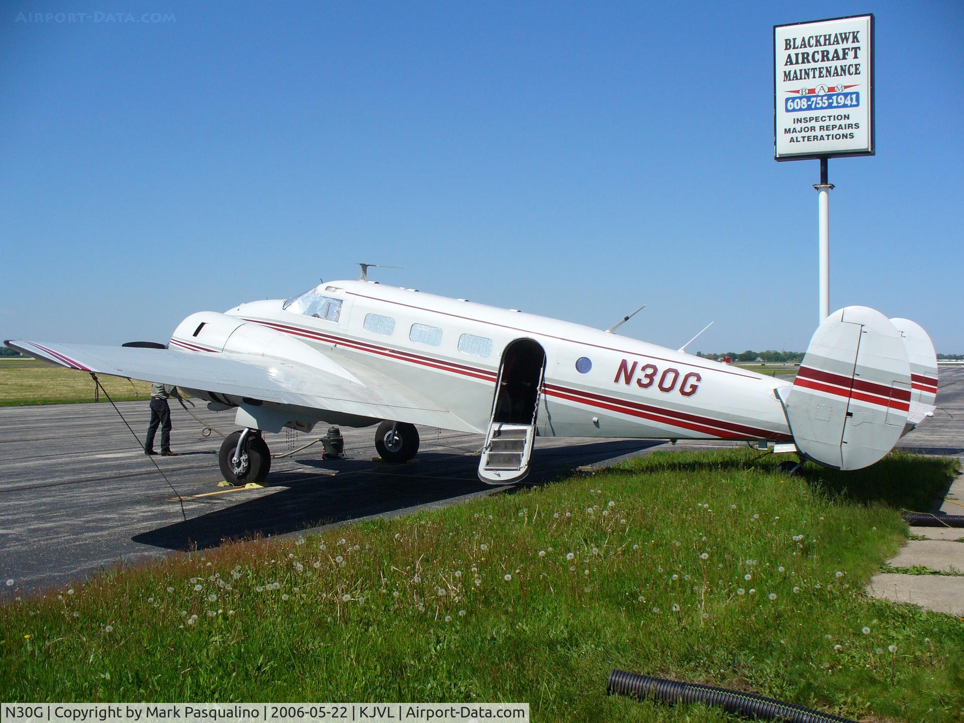N30G, 1946 Beech D18S C/N A-131, Beech D18S
