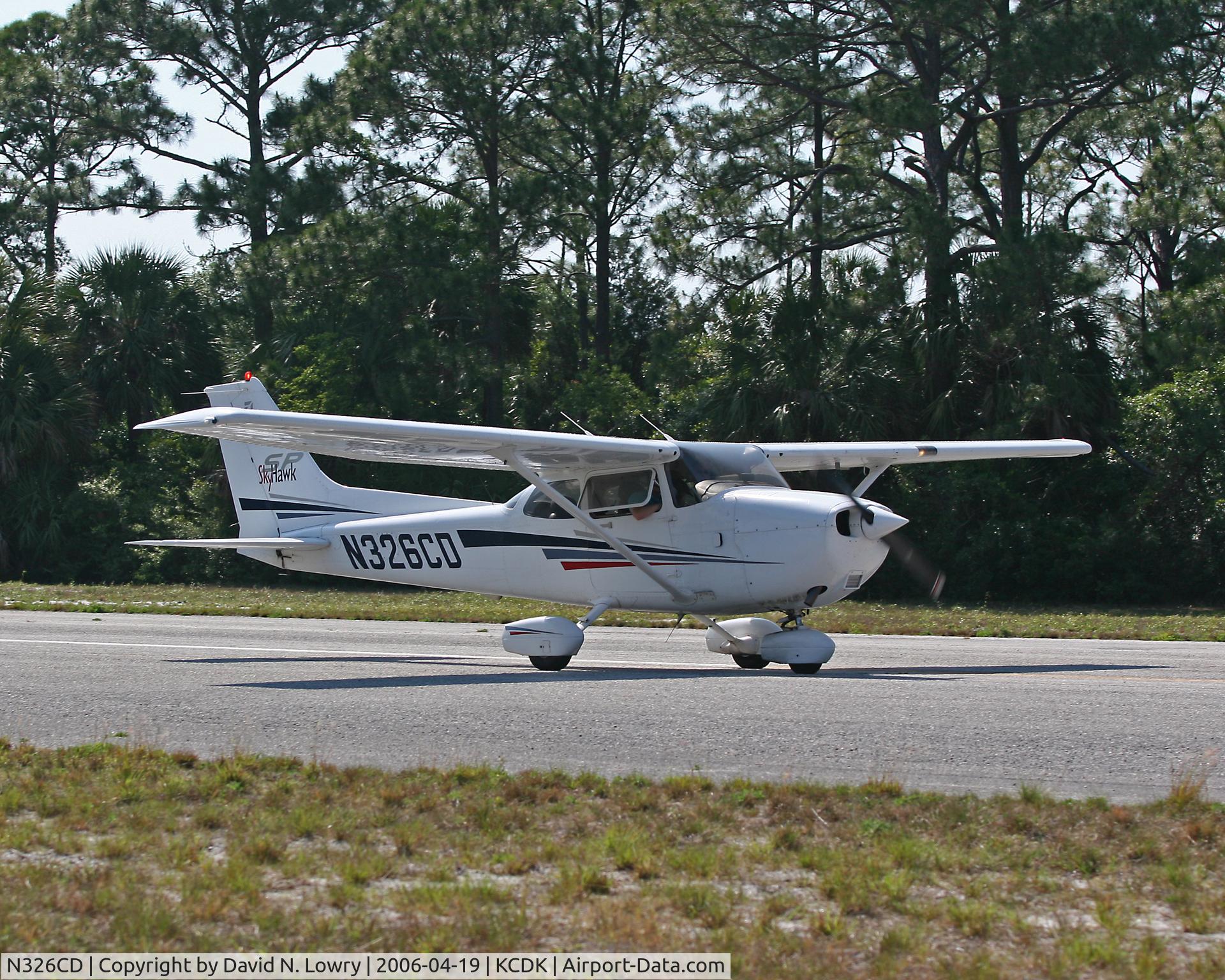 N326CD, 2001 Cessna 172S C/N 172S8984, N326CD at KCDK.