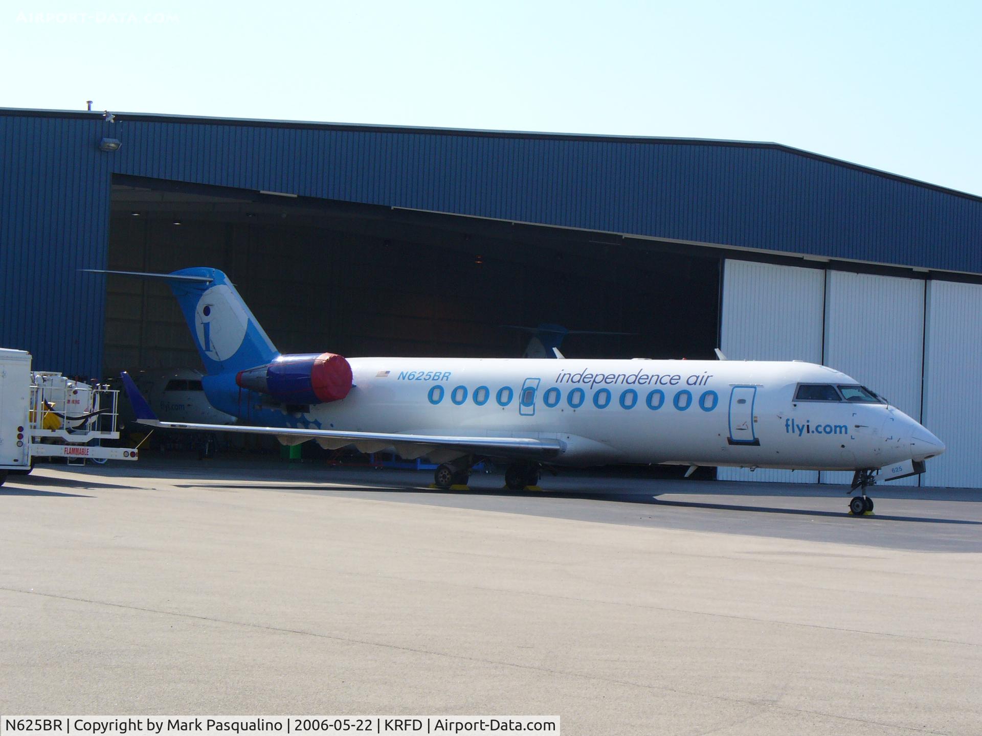 N625BR, 1998 Canadair CRJ-200ER (CL-600-2B19) C/N 7214, CL-600-2B19