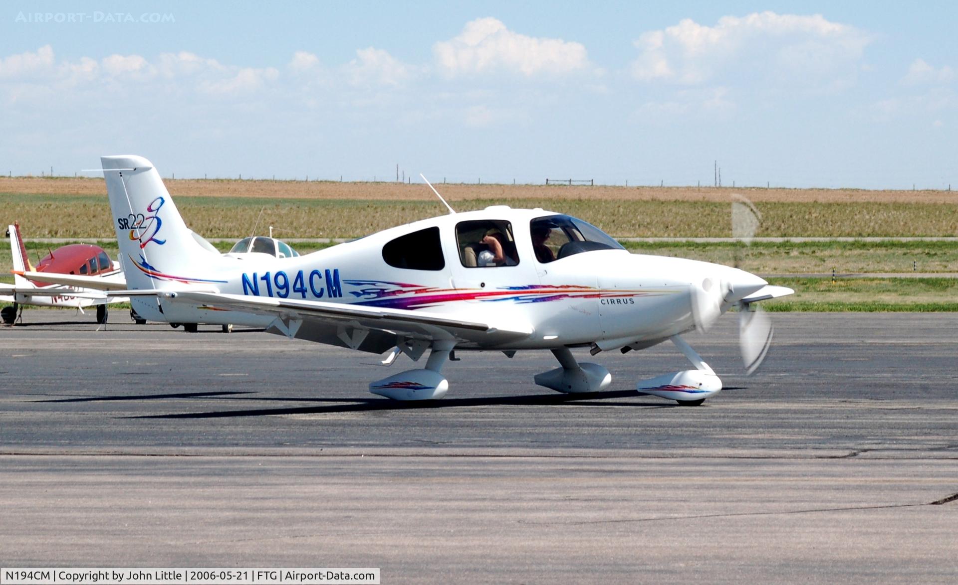N194CM, 2006 Cirrus SR22 C/N 1882, Cirrus Taxi to Take-Off at Front Range