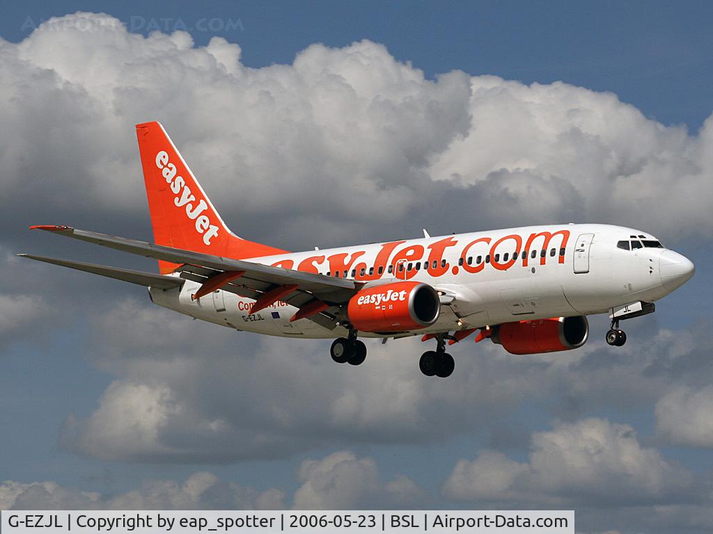 G-EZJL, 2002 Boeing 737-73V C/N 30247, on final for runway 16
