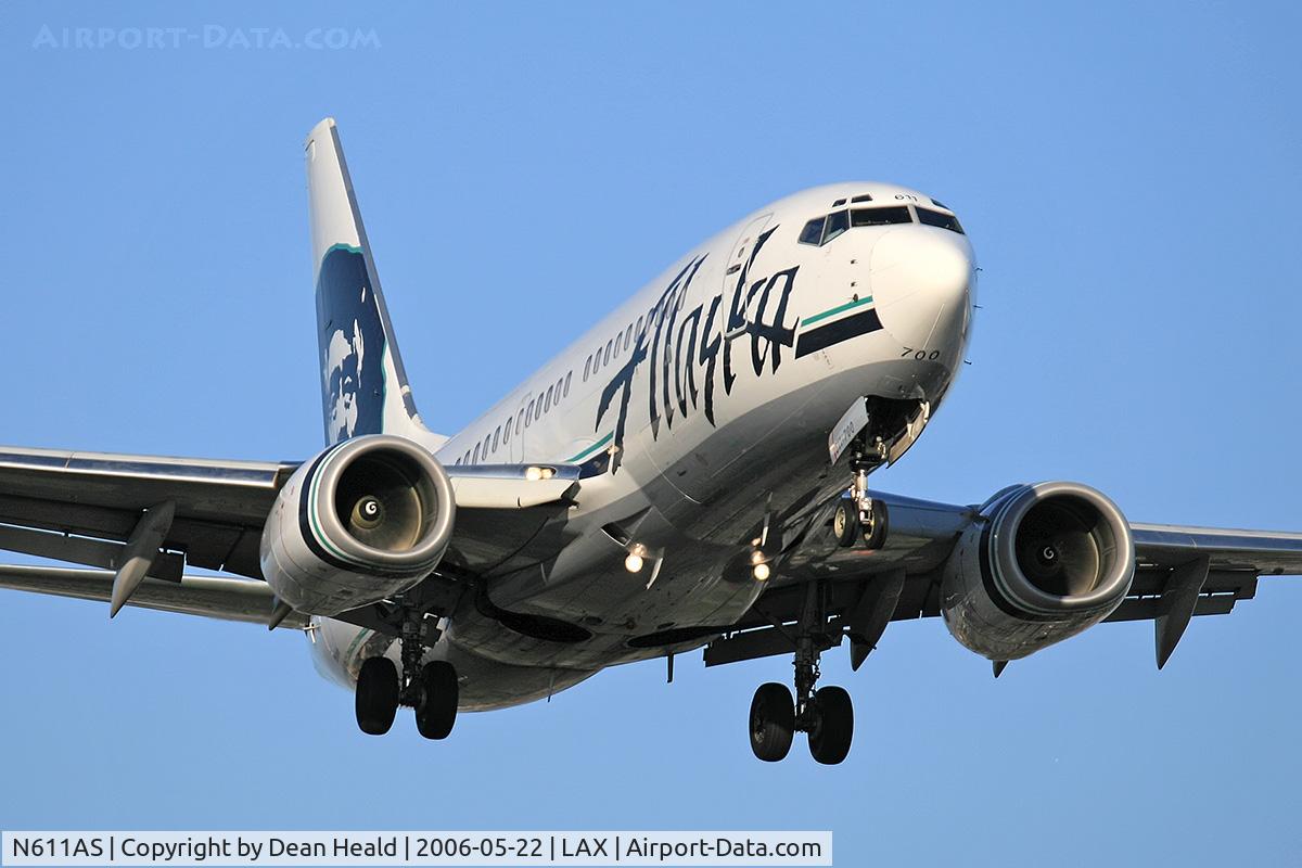 N611AS, 1999 Boeing 737-790 C/N 29753, Alaska Airlines N611AS (FLT ASA253) from Licenciado Benito Juarez Int'l (MMMX) on final approach to RWY 24R.