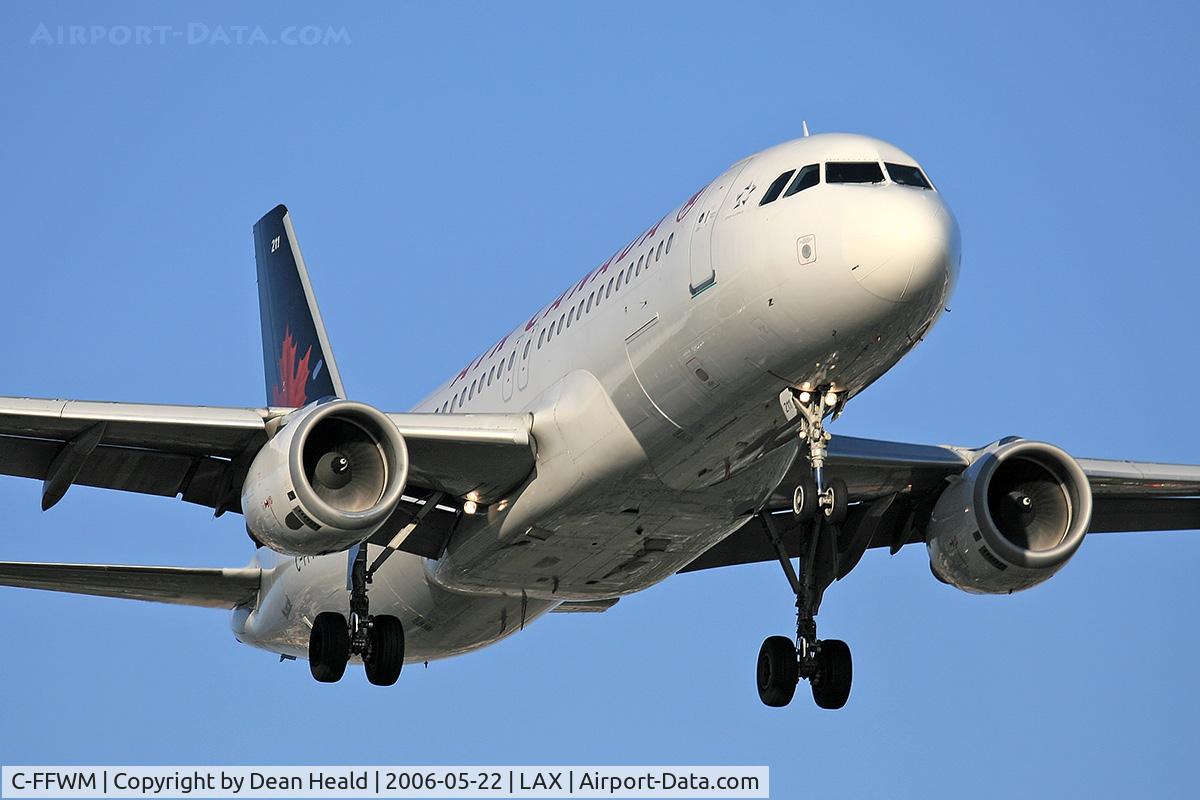 C-FFWM, 1991 Airbus A320-211 C/N 154, Air Canada C-FFWM (FLT ACA556) from Vancouver Int'l (CYVR) on final approach to RWY 24R.
