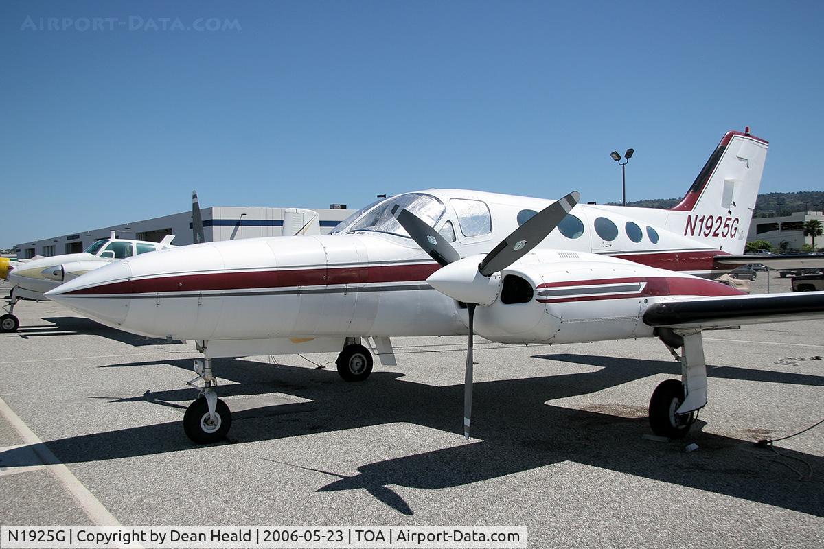 N1925G, 1975 Cessna 421B Golden Eagle C/N 421B0826, 1975 Cessna 421B N1925G at Torrance Municpal Airport (KTOA) - Torrance, California.