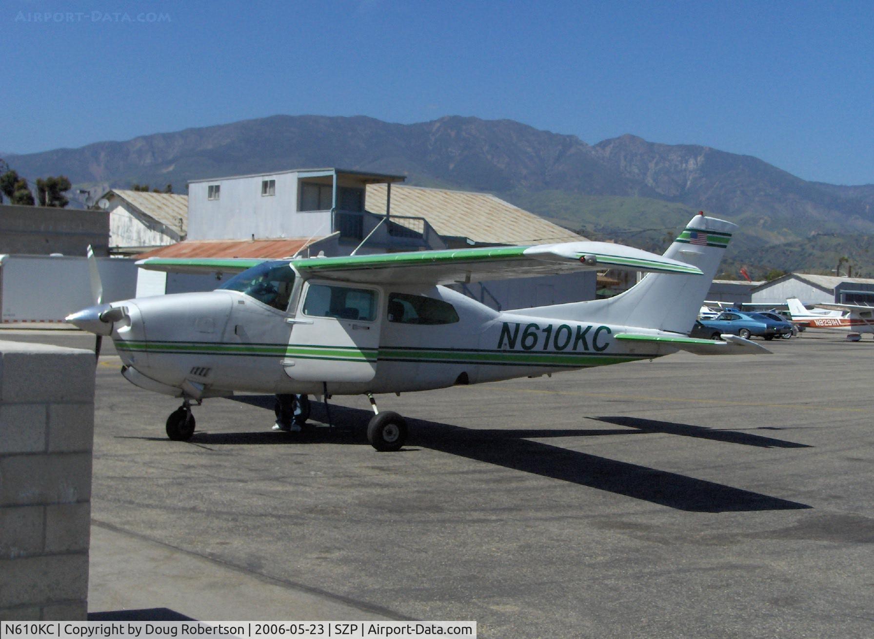 N610KC, 1981 Cessna T210N Turbo Centurion C/N 21064258, 1981 Cessna T210 TURBO CENTURION, Continental TSIO-520-R 310 Hp, refueling