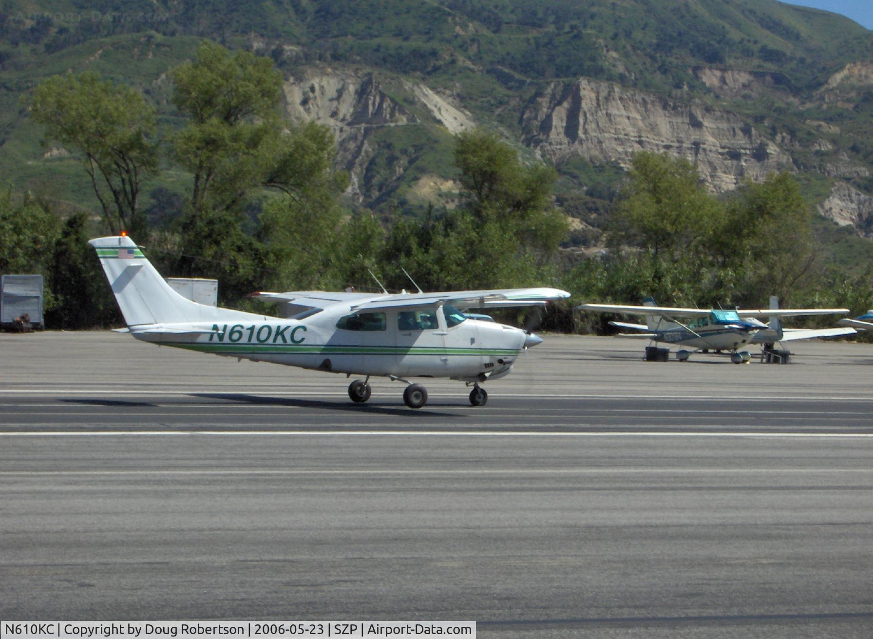 N610KC, 1981 Cessna T210N Turbo Centurion C/N 21064258, 1981 Cessna T210N TURBO CENTURION, Continental TSIO-520-R 310 Hp, takeoff roll Runway 22