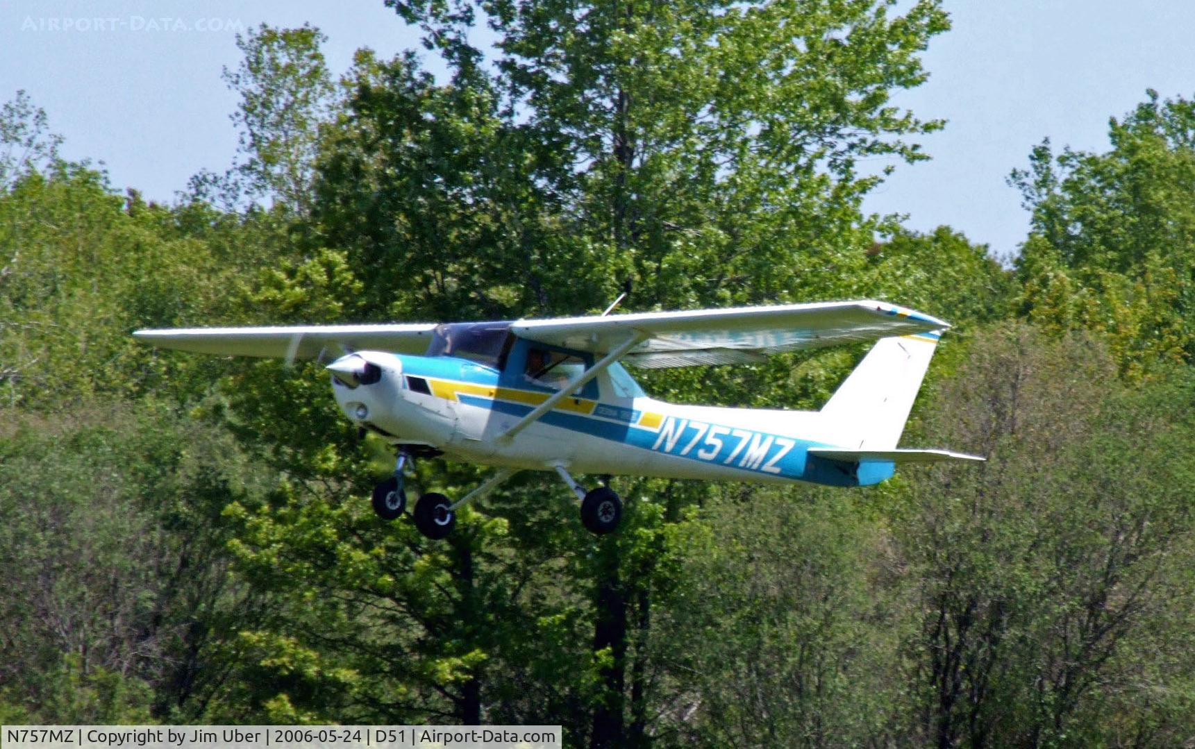 N757MZ, 1977 Cessna 152 C/N 15279861, Departing RWY 10/28 at Clarence