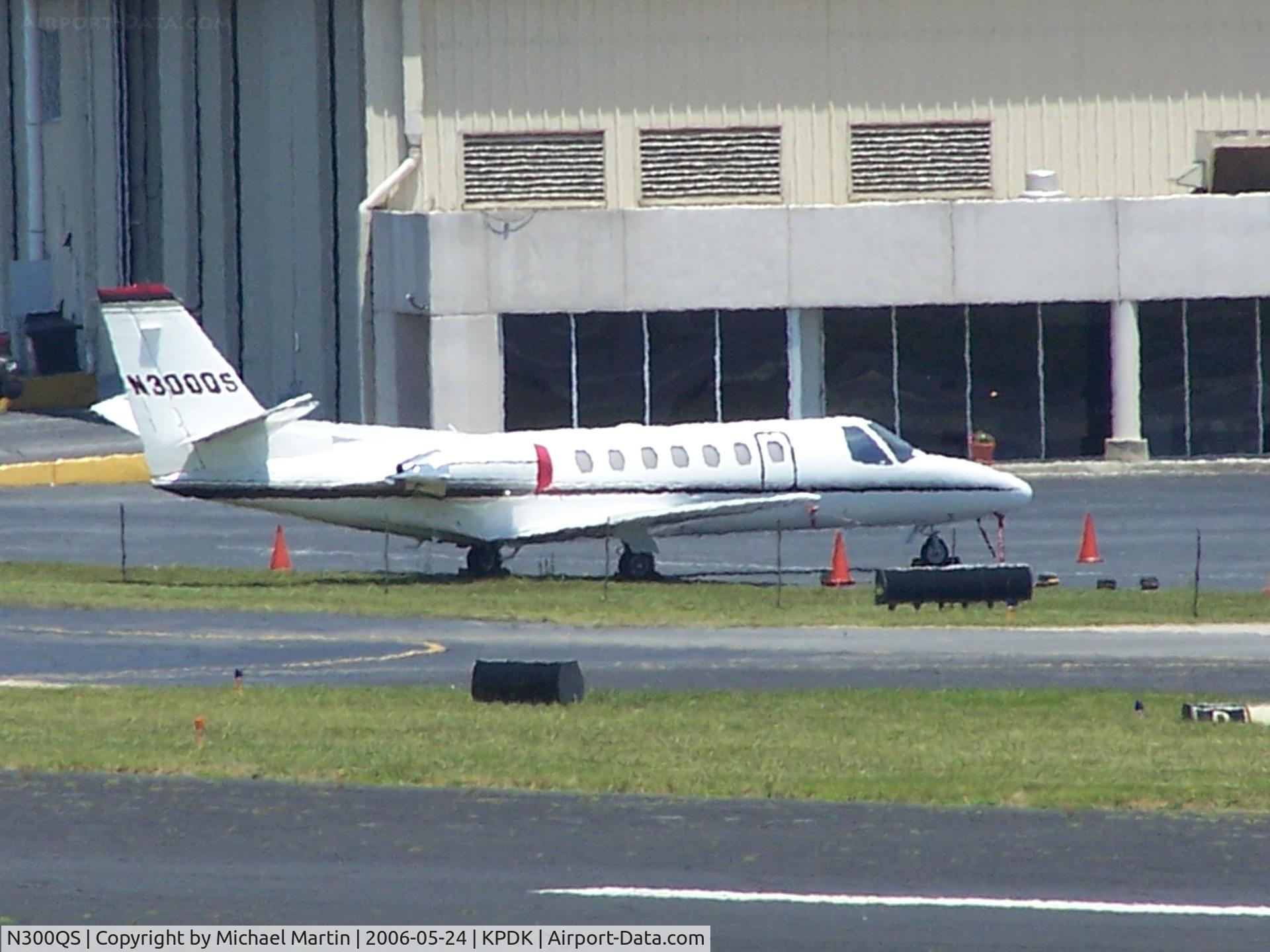 N300QS, 2007 Cessna 680 Citation Sovereign C/N 680-0164, Tied down @ Signature Flight Services (Long range photo - pardon image)