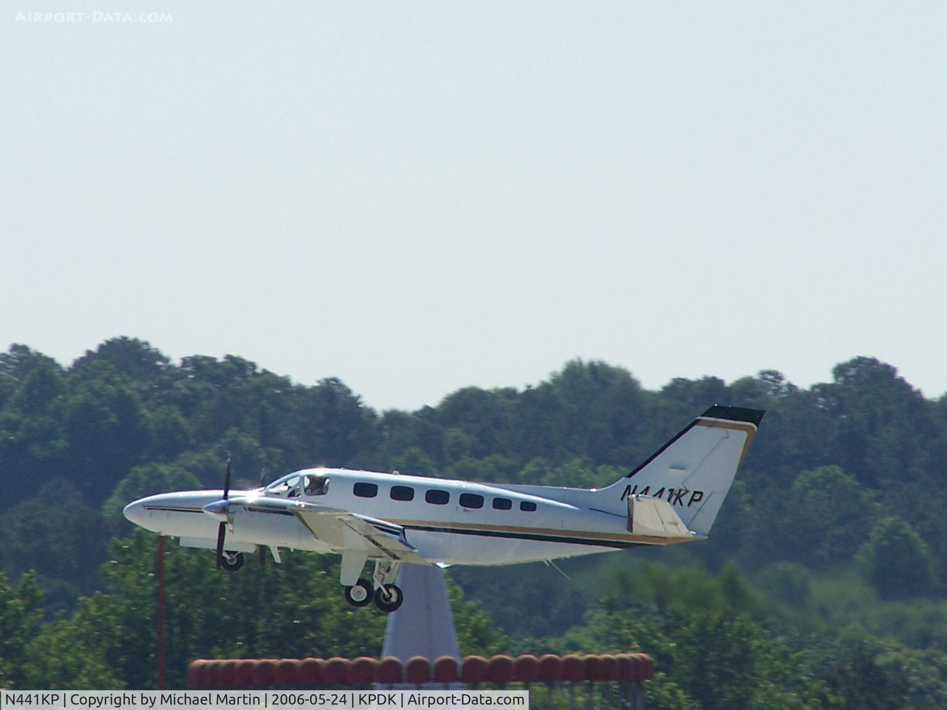 N441KP, 1978 Cessna 441 C/N 4410062, Departing PDK enroute to KMGY