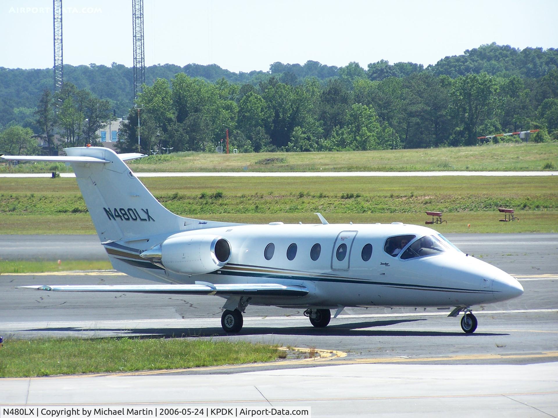 N480LX, Raytheon Aircraft Company 400A C/N RK-398, Taxing to Runway 2R
