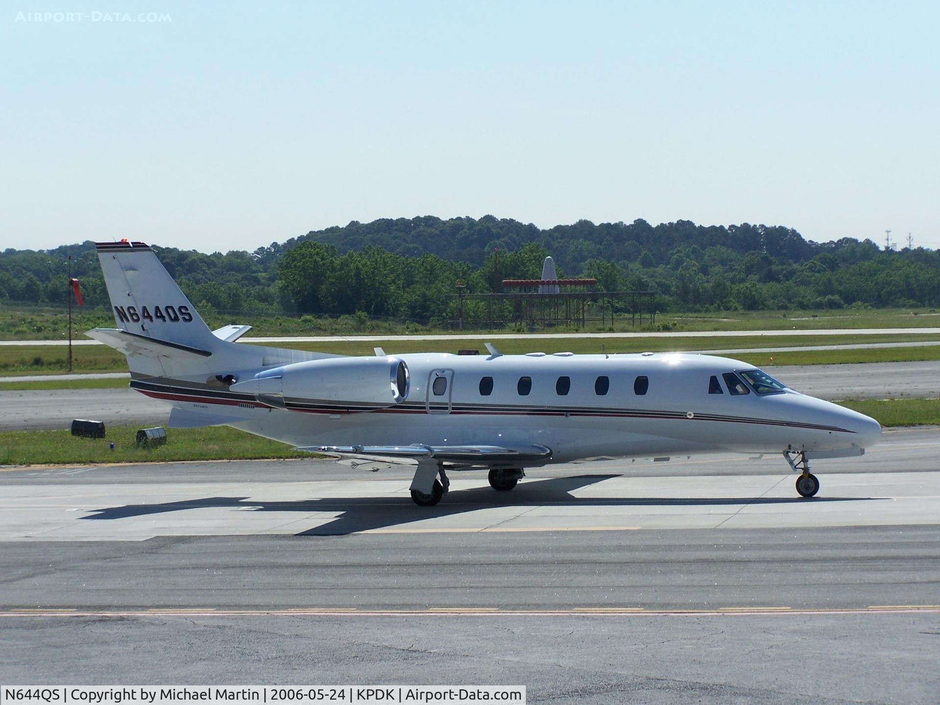 N644QS, 2005 Cessna 560XLS Citation Excel C/N 560-5582, Taxing to Runway 2R