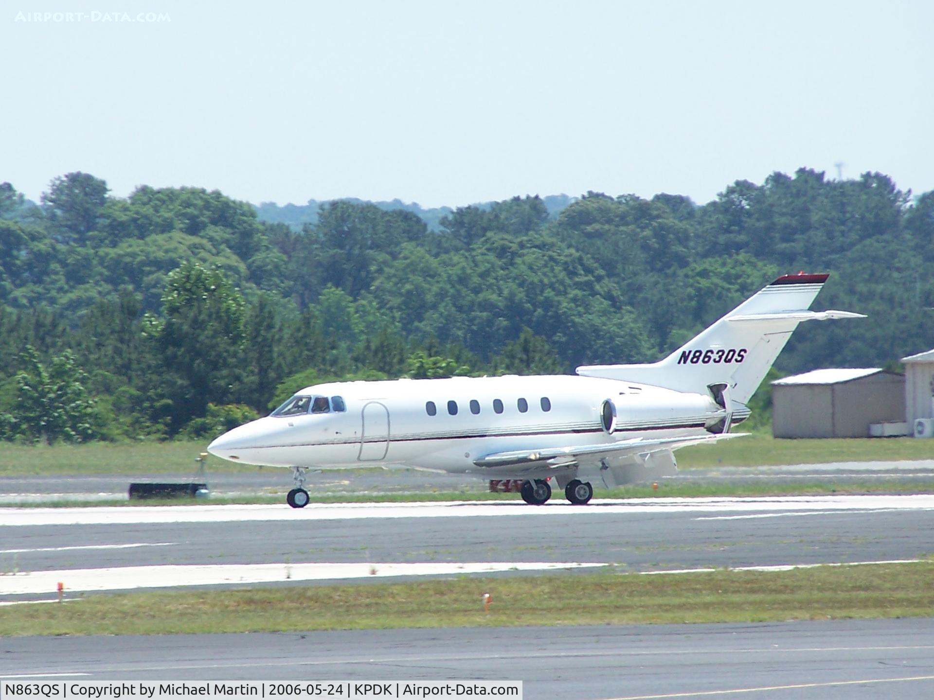 N863QS, 2000 Raytheon Hawker 800XP C/N 258463, Landing 2R