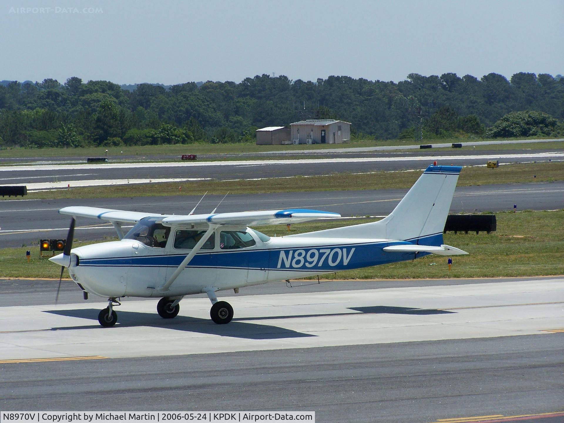 N8970V, 1974 Cessna 172M C/N 17264326, Taxing back from flight