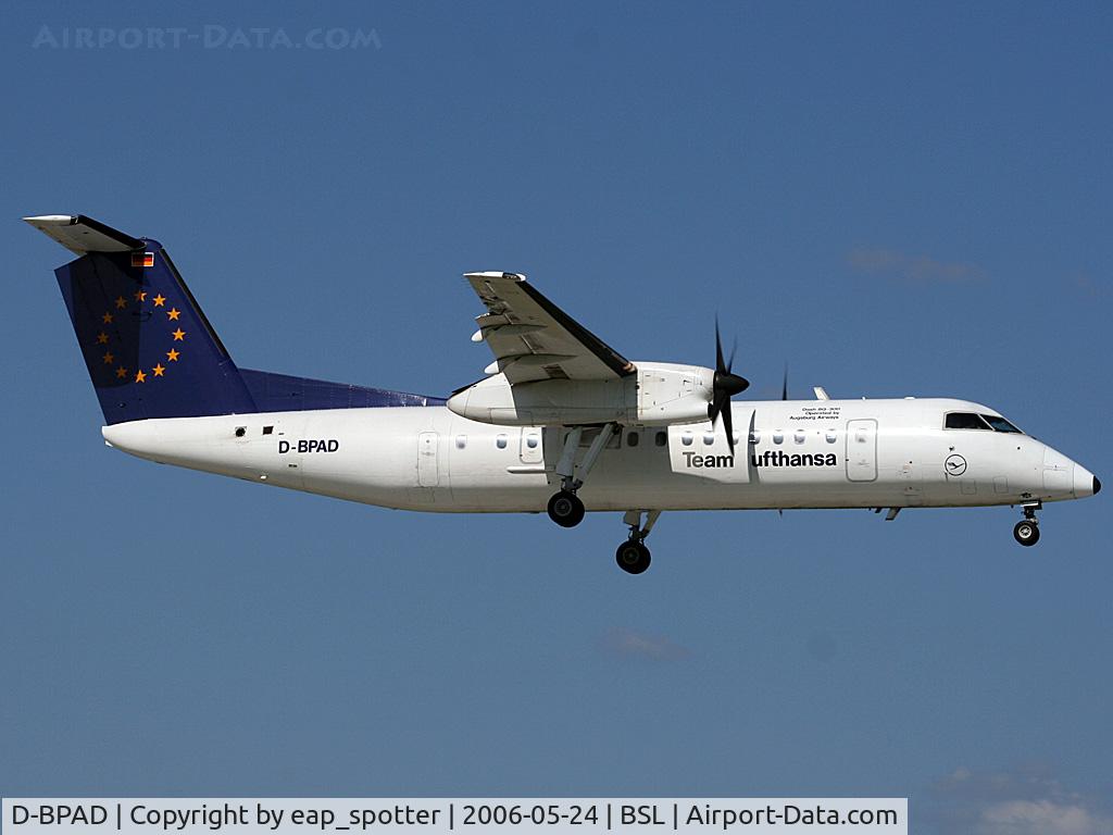 D-BPAD, 1998 De Havilland Canada DHC-8-314 Dash 8 C/N 523, on final for runway 16