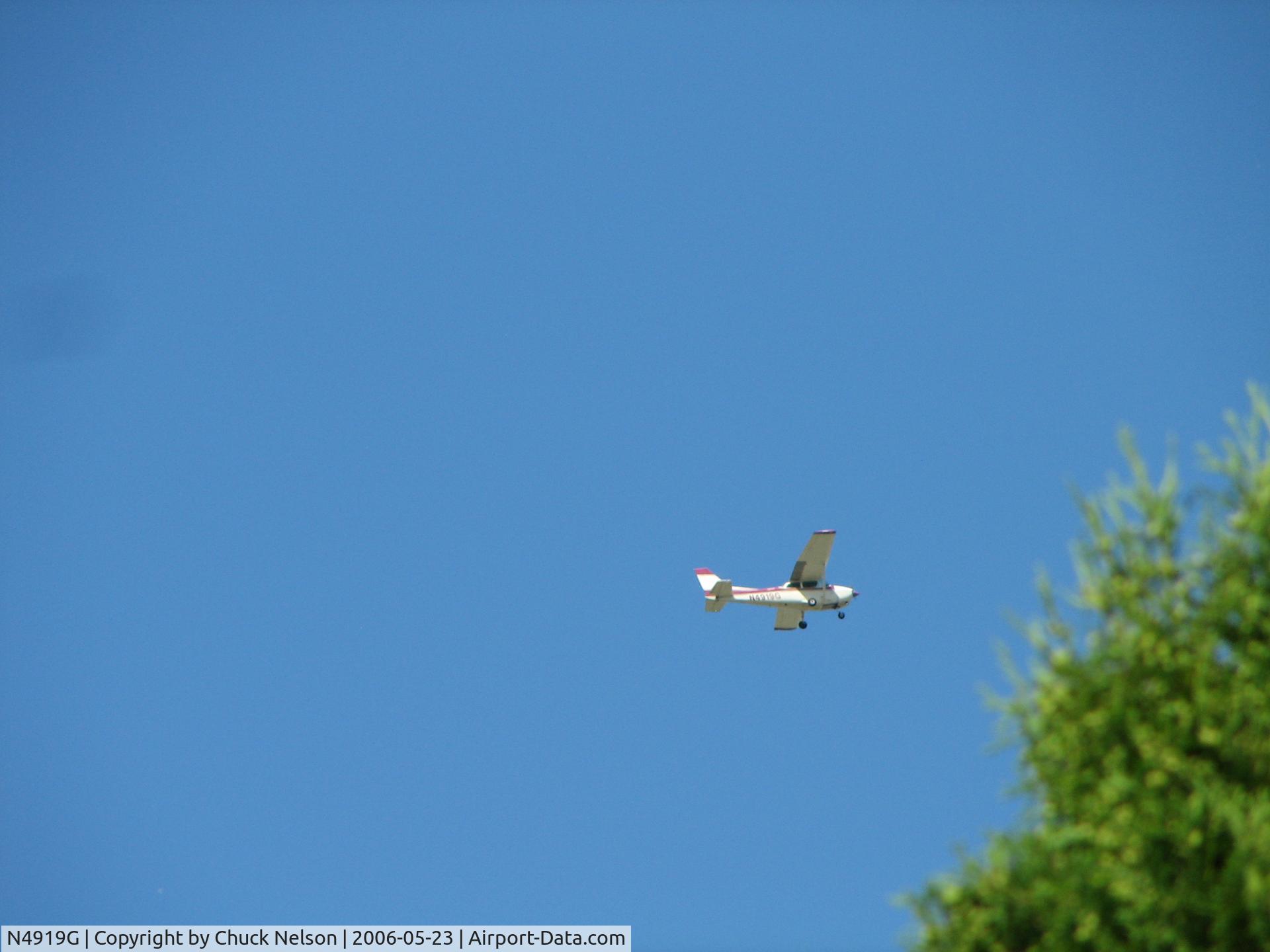 N4919G, Cessna 172N C/N 17273466, Cought this image as it past by my house