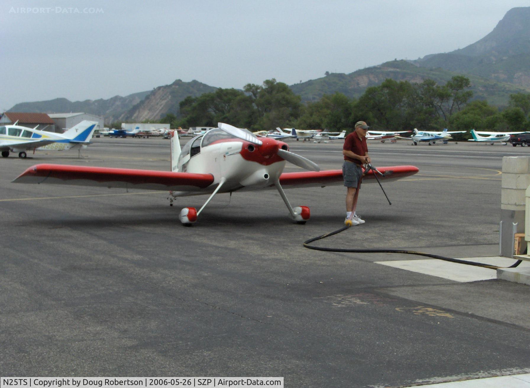 N25TS, 1992 Vans RV-6 C/N 21064, 1992 Tracy Saylor LT3 VAN'S RV-6, Lycoming O&VO-360 180 Hp, refueling