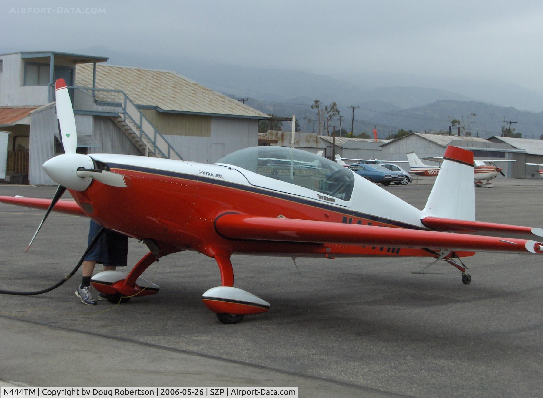 N444TM, 2002 Extra EA-300/L C/N 155, 2002 Extra flugzeugbau Gmbh EA-300L, Lycoming AEIO-540, refueling